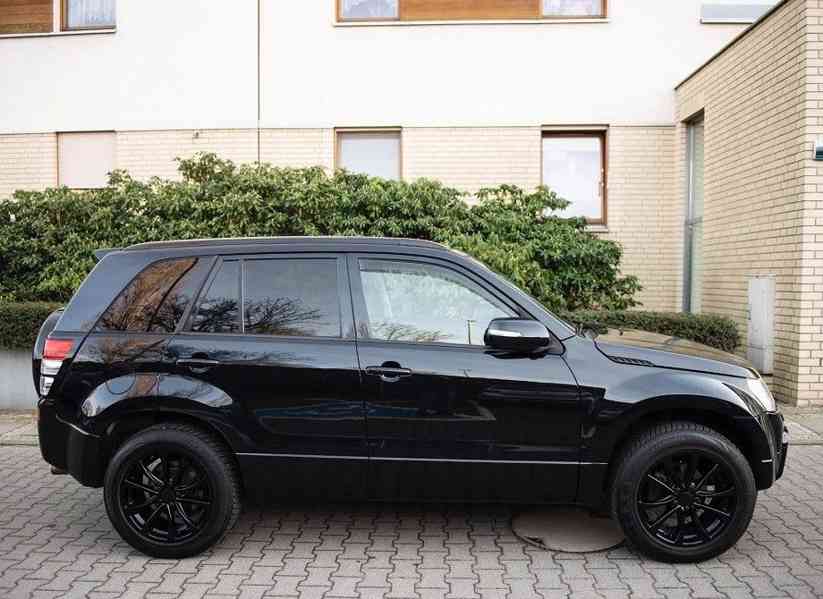 Suzuki Grand Vitara 3.2i V6 20 Year Aut. benzín 171kw - foto 10