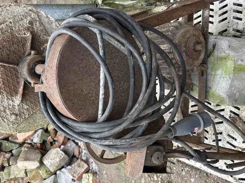 Stavební míchačka na beton  - foto 5