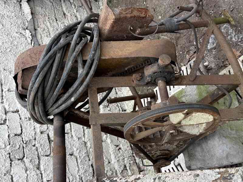 Stavební míchačka na beton  - foto 3