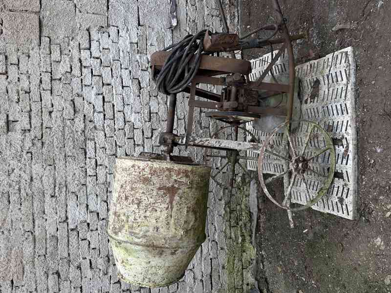 Stavební míchačka na beton  - foto 2