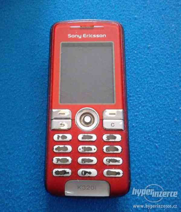 Sony Ericsson k320 i - mobilní telefon - foto 1