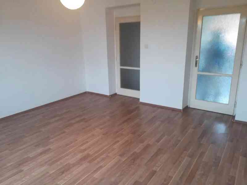 Pronájem bytu 2+1 56 m² - foto 2
