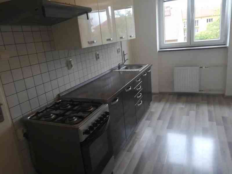 Pronájem bytu 2+1 56 m² - foto 4