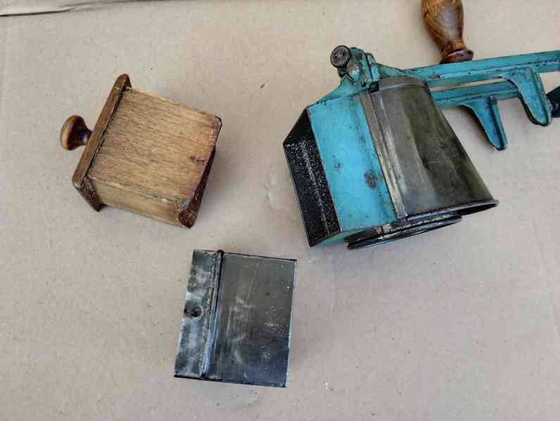 Starý mlýnek na strouhanku KOSMOS - zachovalý - foto 10