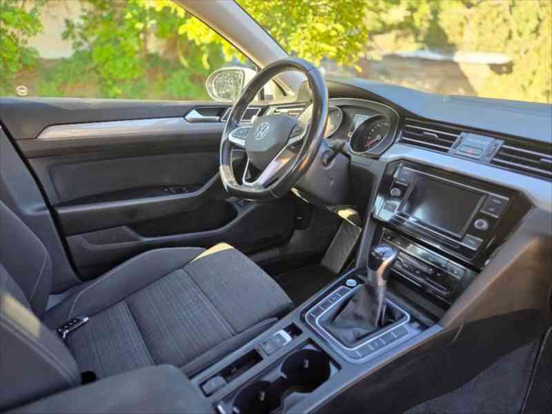 Volkswagen Passat 1,5   2020 - 110kW - foto 6