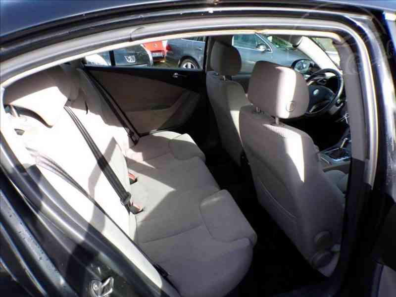 Volkswagen Passat 2,0 TDI DSG - foto 11