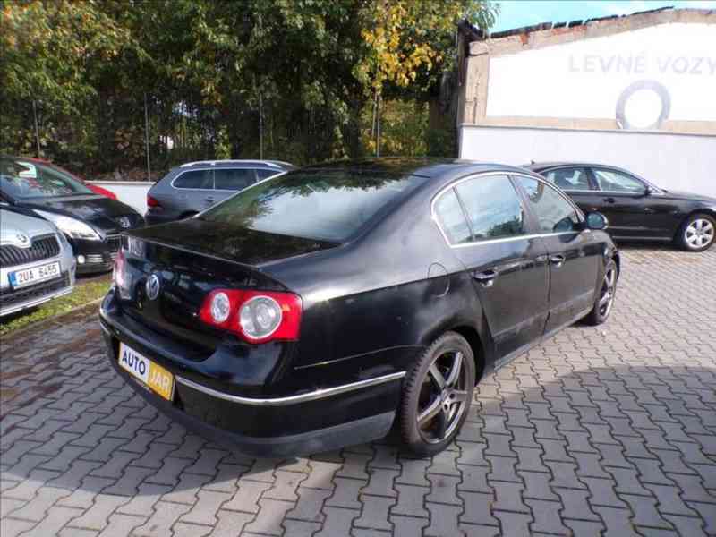 Volkswagen Passat 2,0 TDI DSG - foto 4