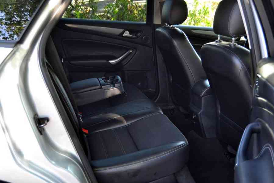Ford Mondeo 2.0 TDCI 103kW Champions Edition kombi - foto 12