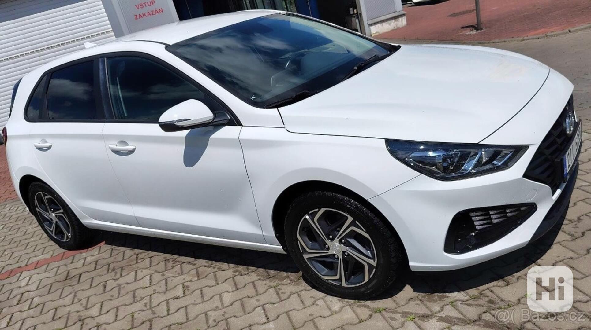 Hyundai i30 1,5   HB MT - foto 1
