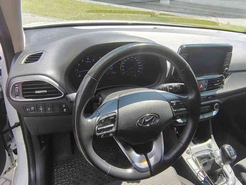 Hyundai i30 1,5   HB MT - foto 18