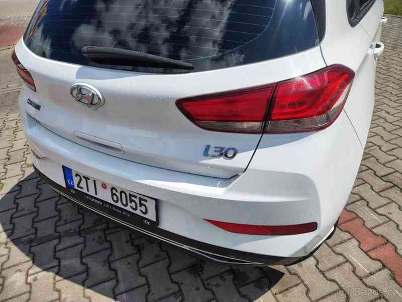 Hyundai i30 1,5   HB MT - foto 16