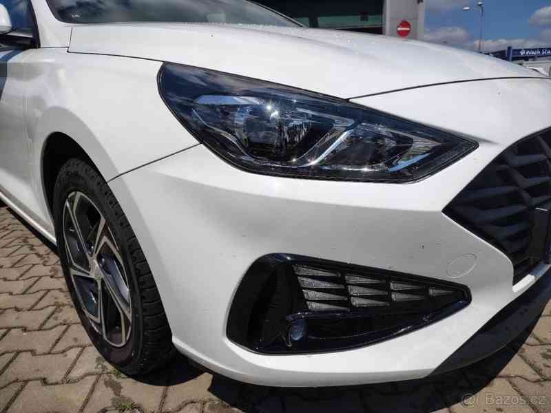 Hyundai i30 1,5   HB MT - foto 19