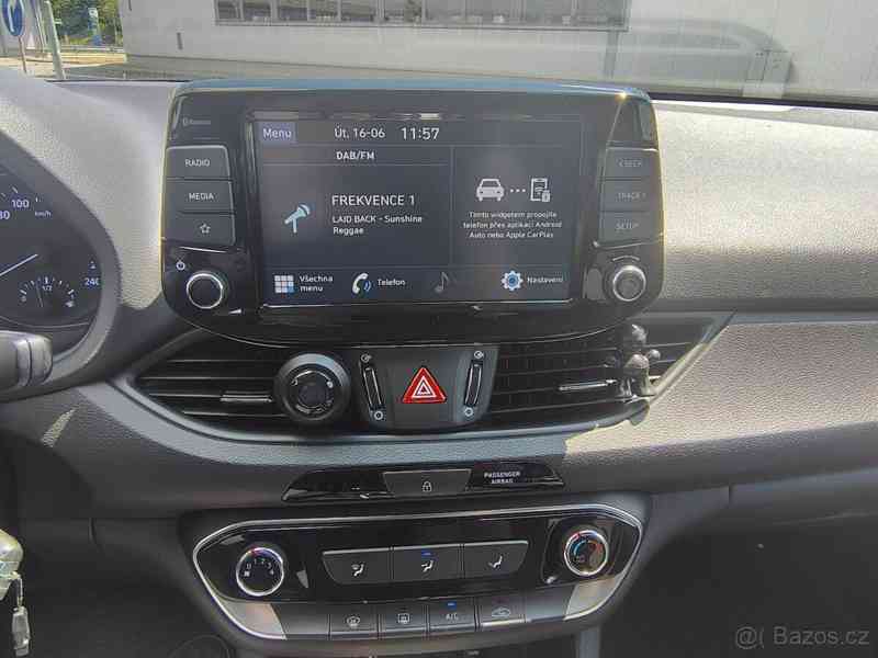 Hyundai i30 1,5   HB MT - foto 4