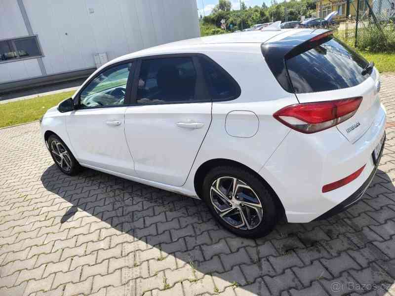 Hyundai i30 1,5   HB MT - foto 5