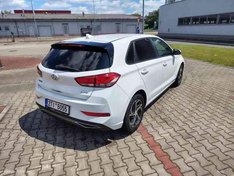 Hyundai i30 1,5   HB MT - foto 13