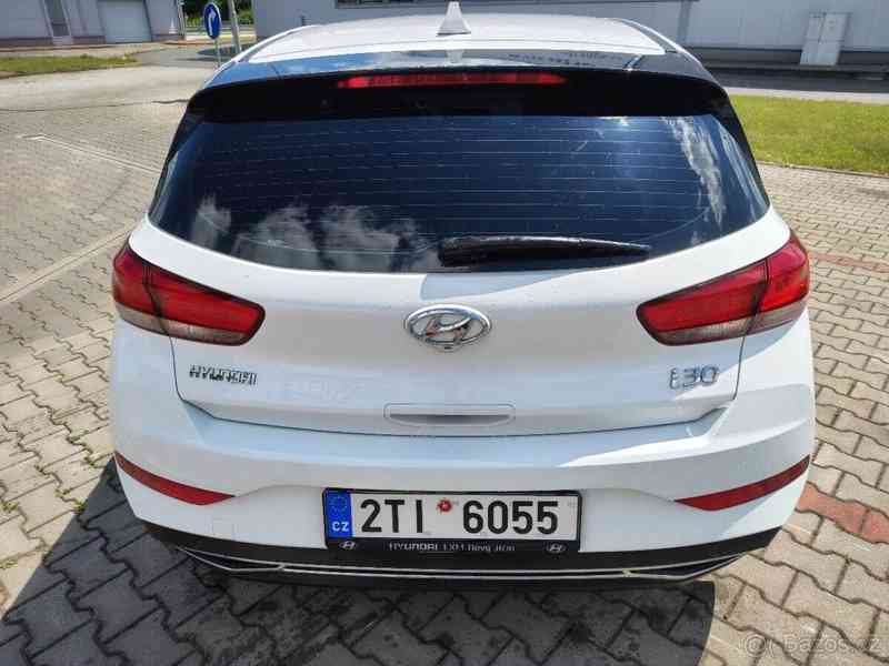 Hyundai i30 1,5   HB MT - foto 3