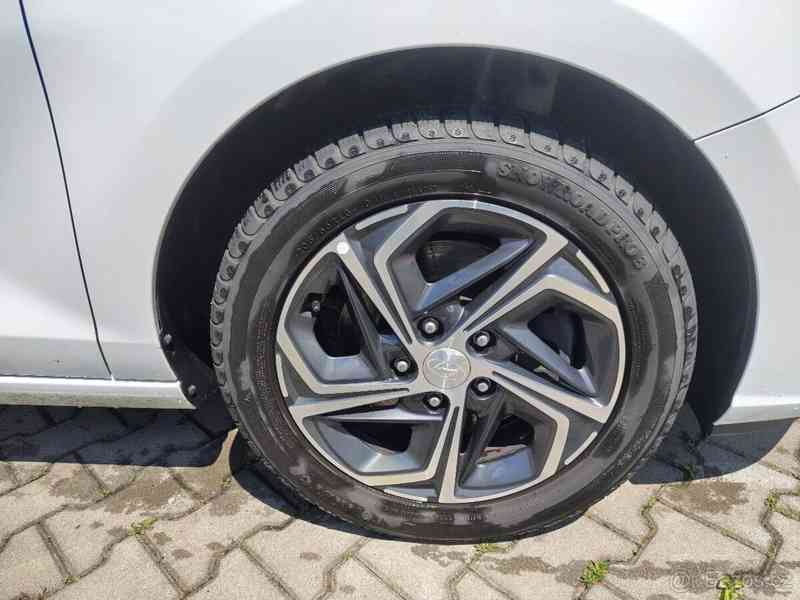 Hyundai i30 1,5   HB MT - foto 20