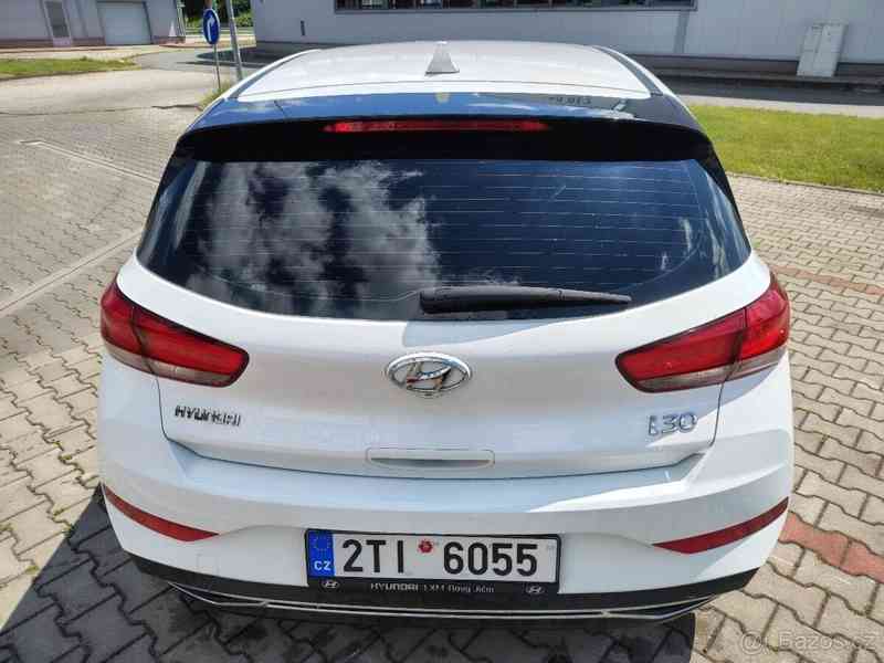 Hyundai i30 1,5   HB MT - foto 15