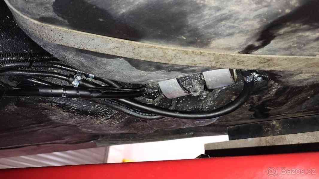 Volkswagen Passat 2,8   B5,5/B5.5 AMX V6 benzín - foto 3