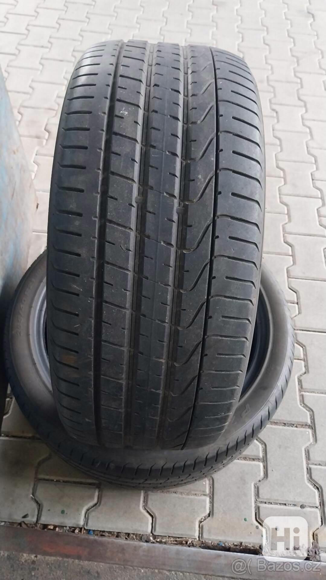 Prodám 2 x letní pneu Pirelli 265/40/21 - foto 1