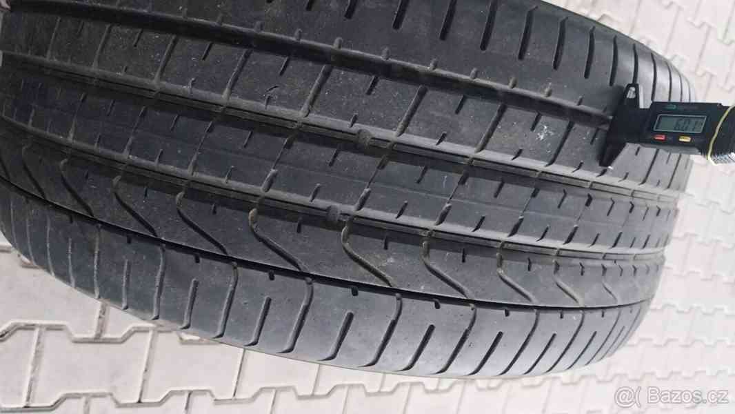 Prodám 2 x letní pneu Pirelli 265/40/21 - foto 4