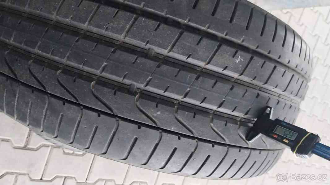 Prodám 2 x letní pneu Pirelli 265/40/21 - foto 3