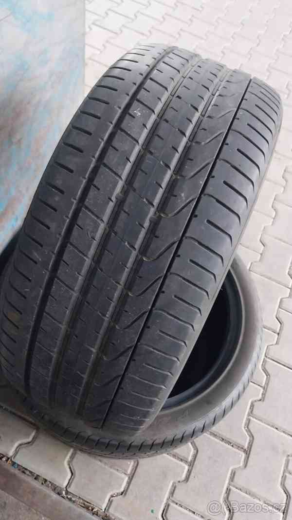 Prodám 2 x letní pneu Pirelli 265/40/21 - foto 2