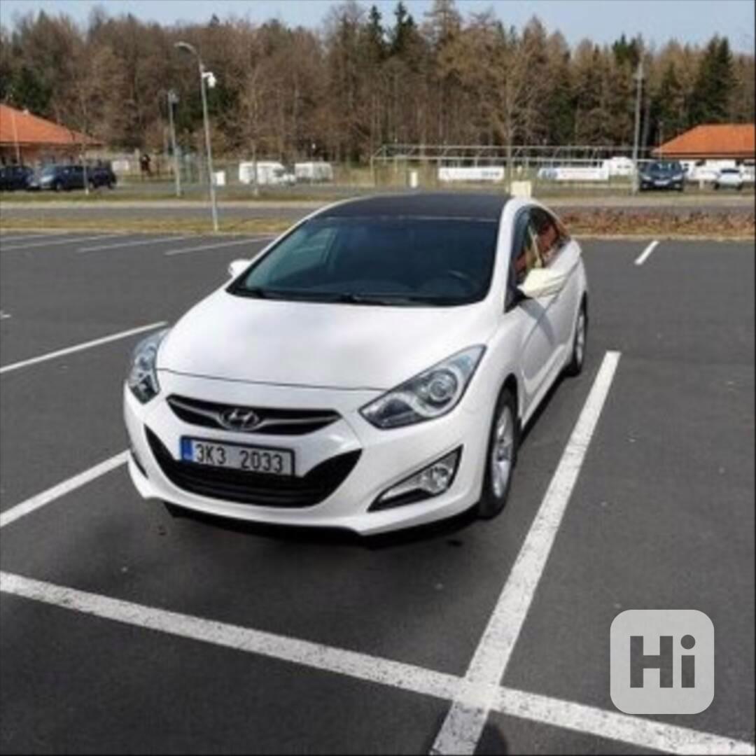 Hyundai i40 1,7   100kW-220tkm bílá automat - foto 1