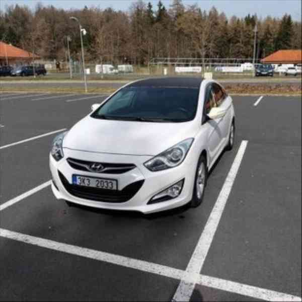 Hyundai i40 1,7   100kW-220tkm bílá automat - foto 1