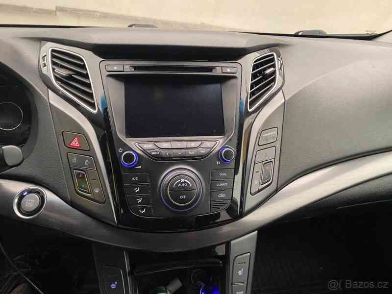 Hyundai i40 1,7   100kW-220tkm bílá automat - foto 11