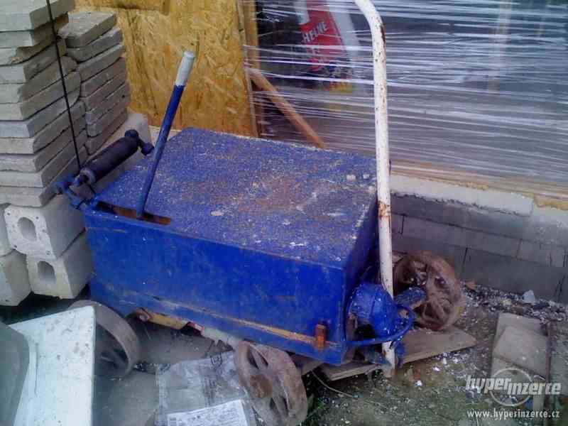 Stavební vrátek včetně konstrukce s plošinou - foto 2