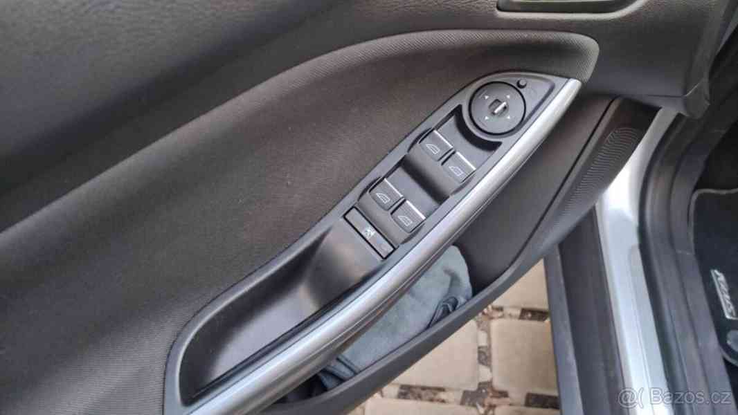 Ford Focus 2,0 - foto 3