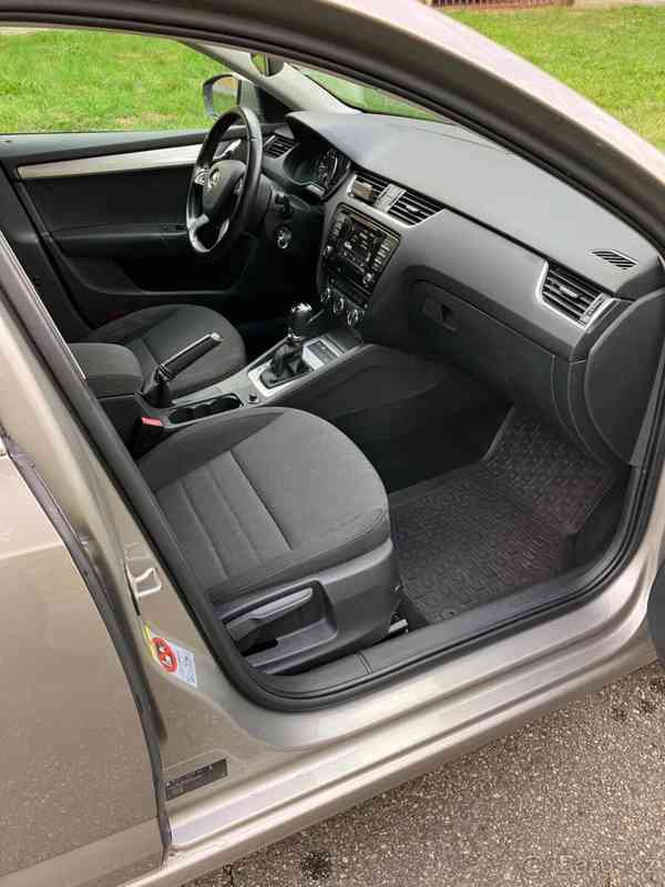 Škoda Octavia 2,0   TDI 110KW DSG - foto 5