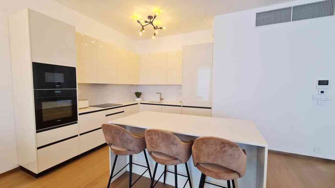 NADSTANDARDNÍ PRONÁJEM 3+KK S TERASOU A LODŽIEMI, PRAHA 4 - foto 8