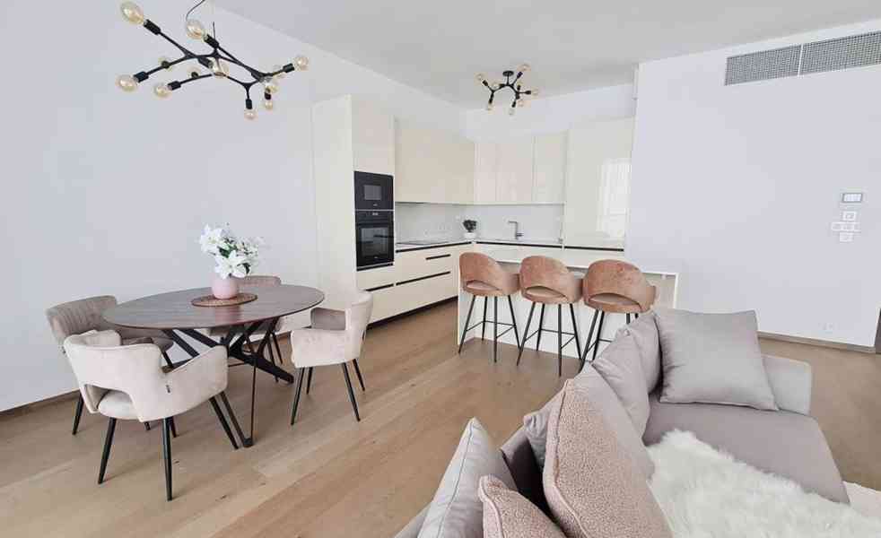 NADSTANDARDNÍ PRONÁJEM 3+KK S TERASOU A LODŽIEMI, PRAHA 4 - foto 14