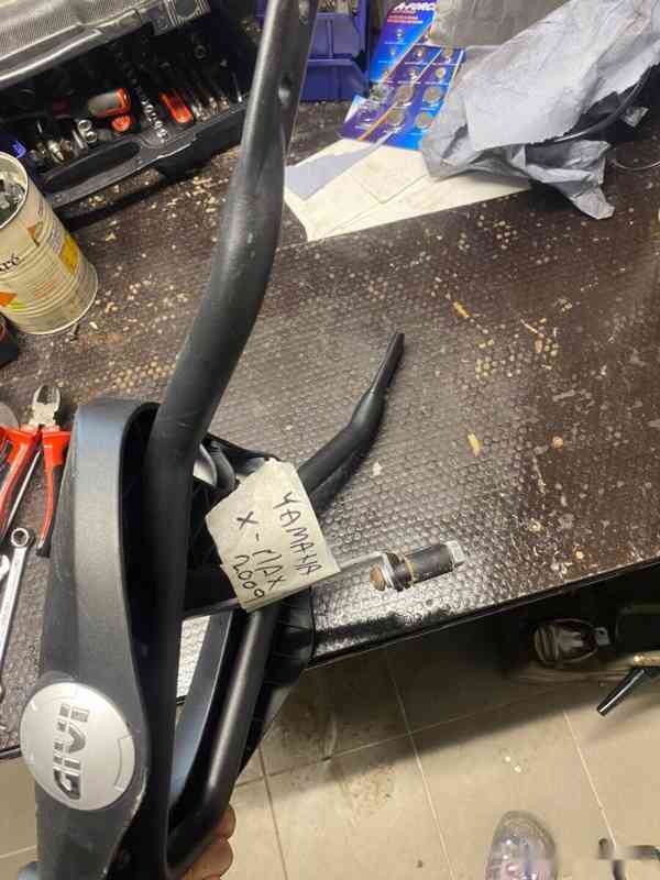 Drzak kufru Yamaha x Max 250 - foto 2