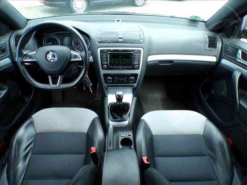 Škoda Octavia 2,0 TDI RS 125 KW - foto 5