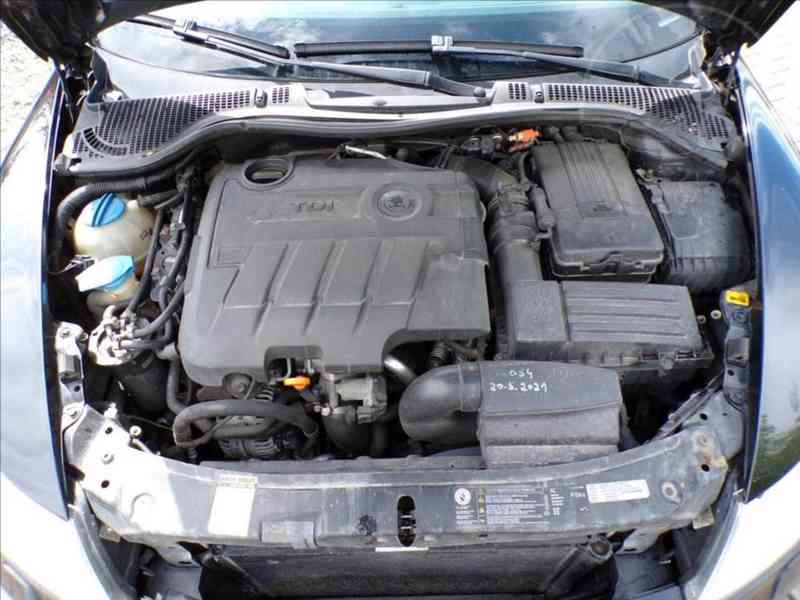 Škoda Octavia 2,0 TDI RS 125 KW - foto 15