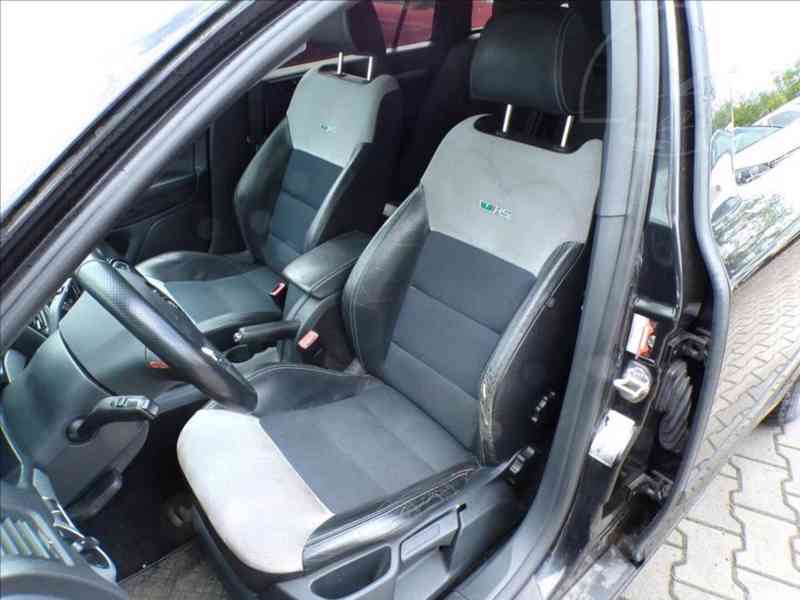 Škoda Octavia 2,0 TDI RS 125 KW - foto 8