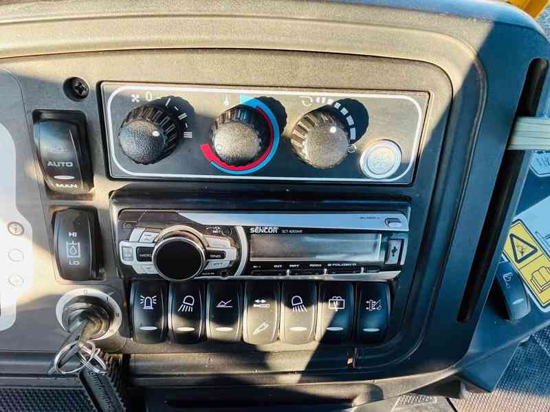 Traktorbagr JCB 3CX (Možnost leasingu) - foto 7