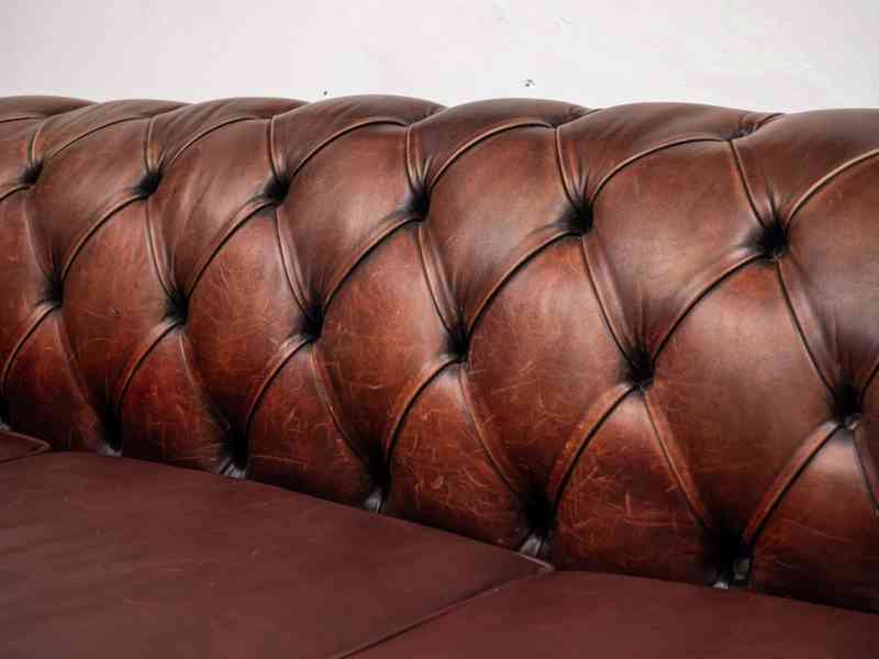 Klasická Chesterfield sofa top kůže - foto 6