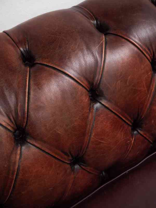 Klasická Chesterfield sofa top kůže - foto 9