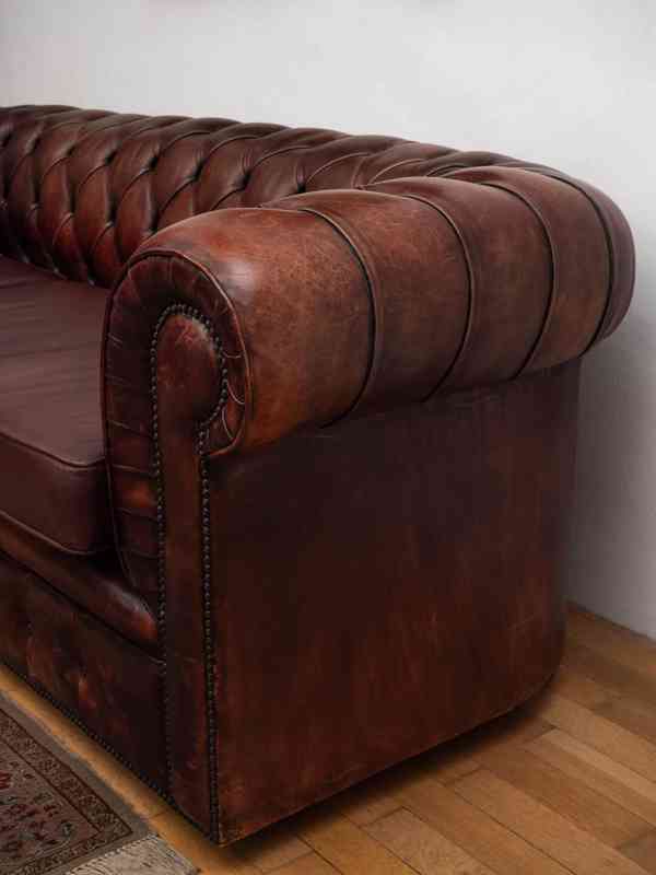 Klasická Chesterfield sofa top kůže - foto 7