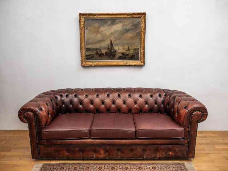 Klasická Chesterfield sofa top kůže - foto 12