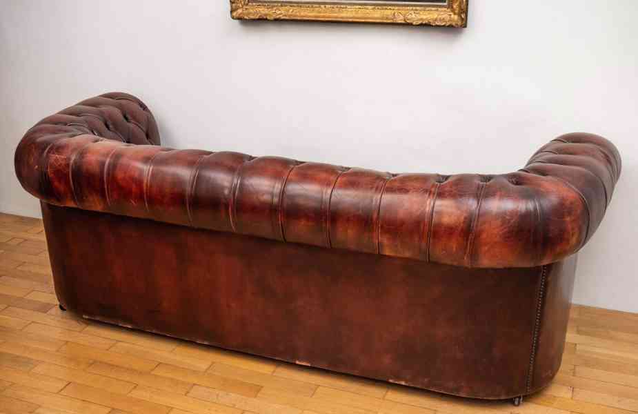 Klasická Chesterfield sofa top kůže - foto 10