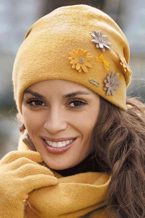 Dámská čepice Kamea barva hořčice