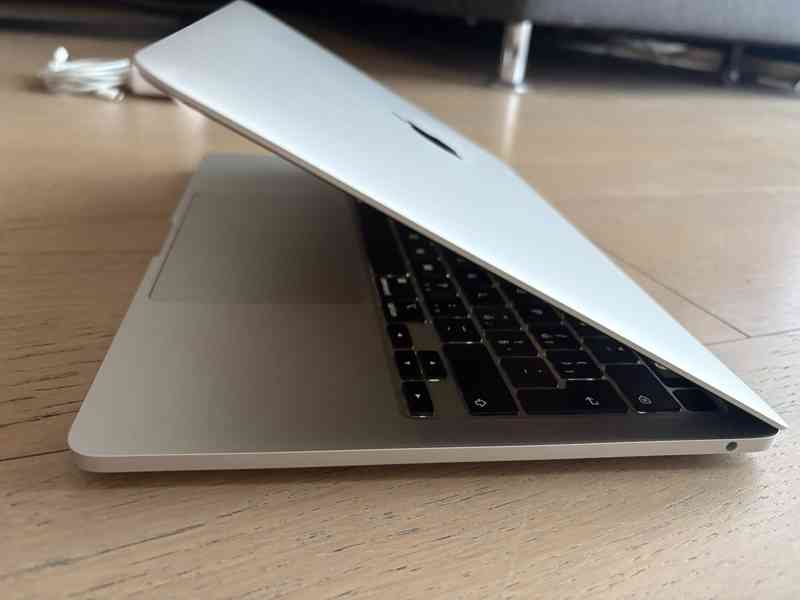 13" Apple Macbook Pro TouchBar M1 8GB/SSD 256GB - jako nový - foto 3