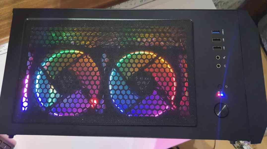 Herní PC – Ryzen 5 9600X / RX 6700 XT - foto 7