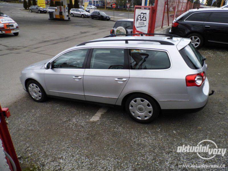 Volkswagen Passat 2.0, nafta, r.v. 2007, navigace - foto 4
