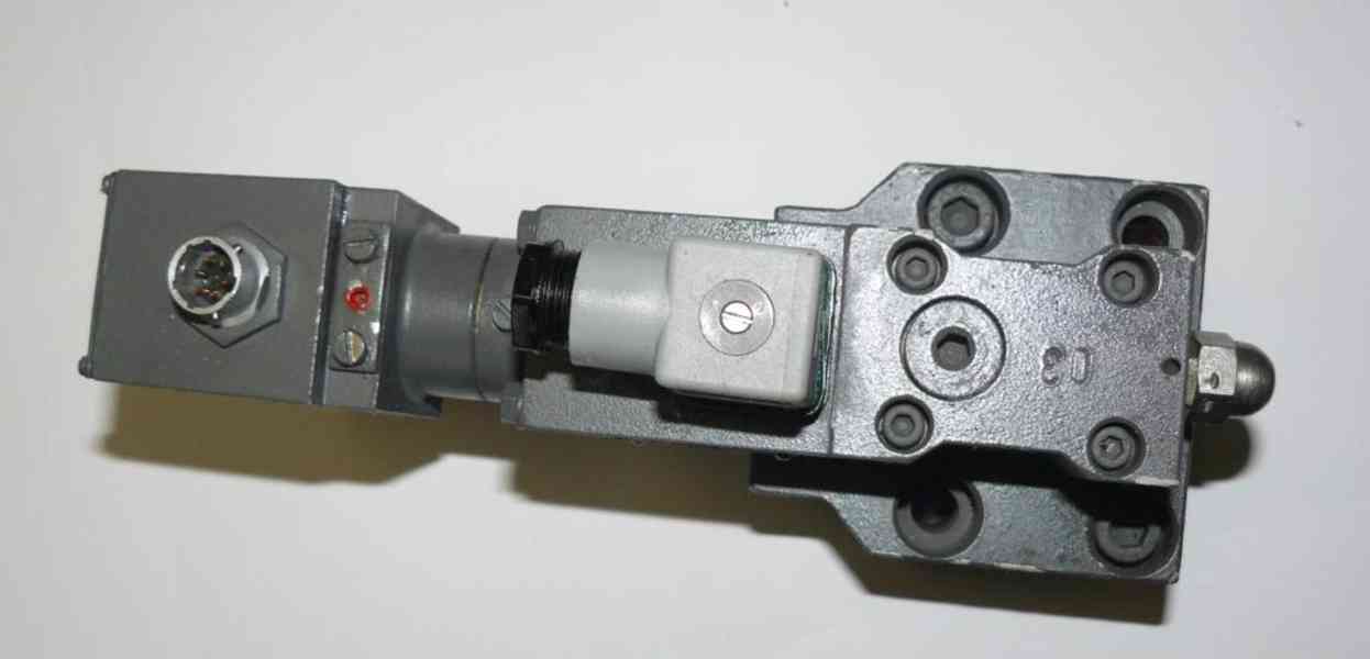 Rozvaděč hydraulický s elektronikou P45-W TGL 55090 ORTHA. - foto 3